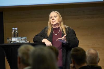 Lisbeth Knudsen taler ved ATV-konference.