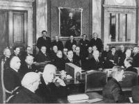 Niels Bohr og Martin Knudsen til Det Kongelige Danske Videnskabernes Selskabs 200-års jubilæum 13. november 1942